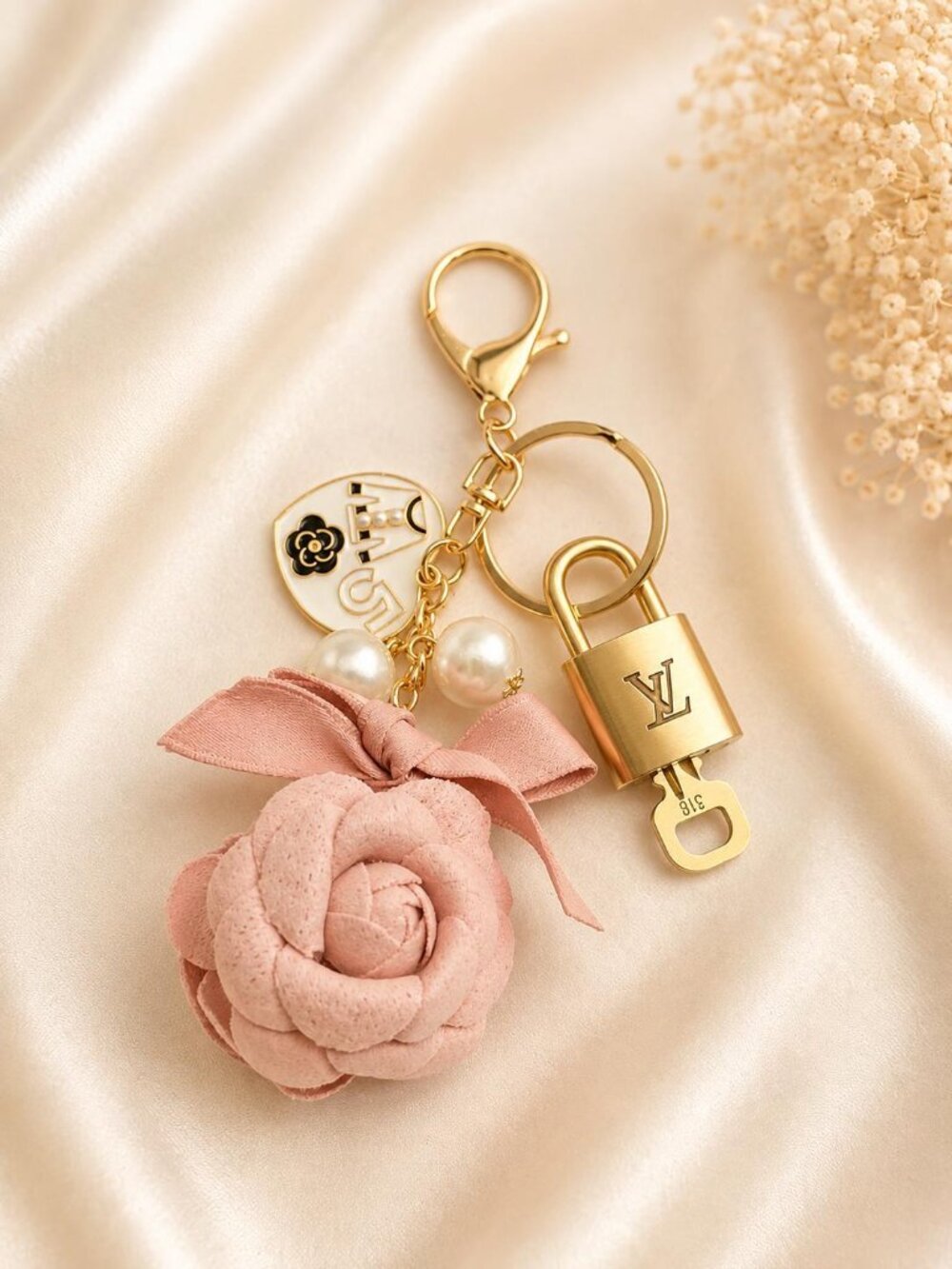 Authentic Louis Vuitton Padlock Gold 🔒 Key Set +Unbranded Flower Keychain Charm